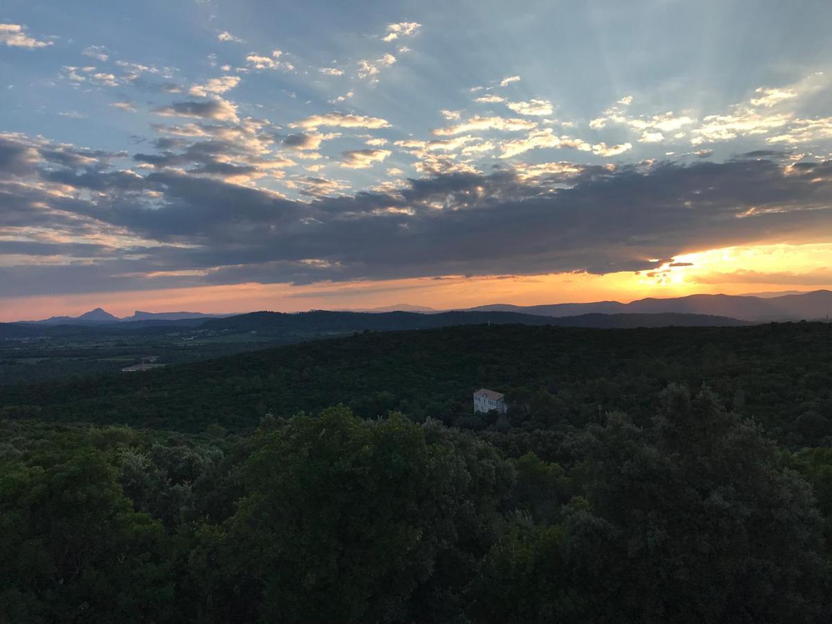 Prime Combe Hostel Fontanes  Екстериор снимка